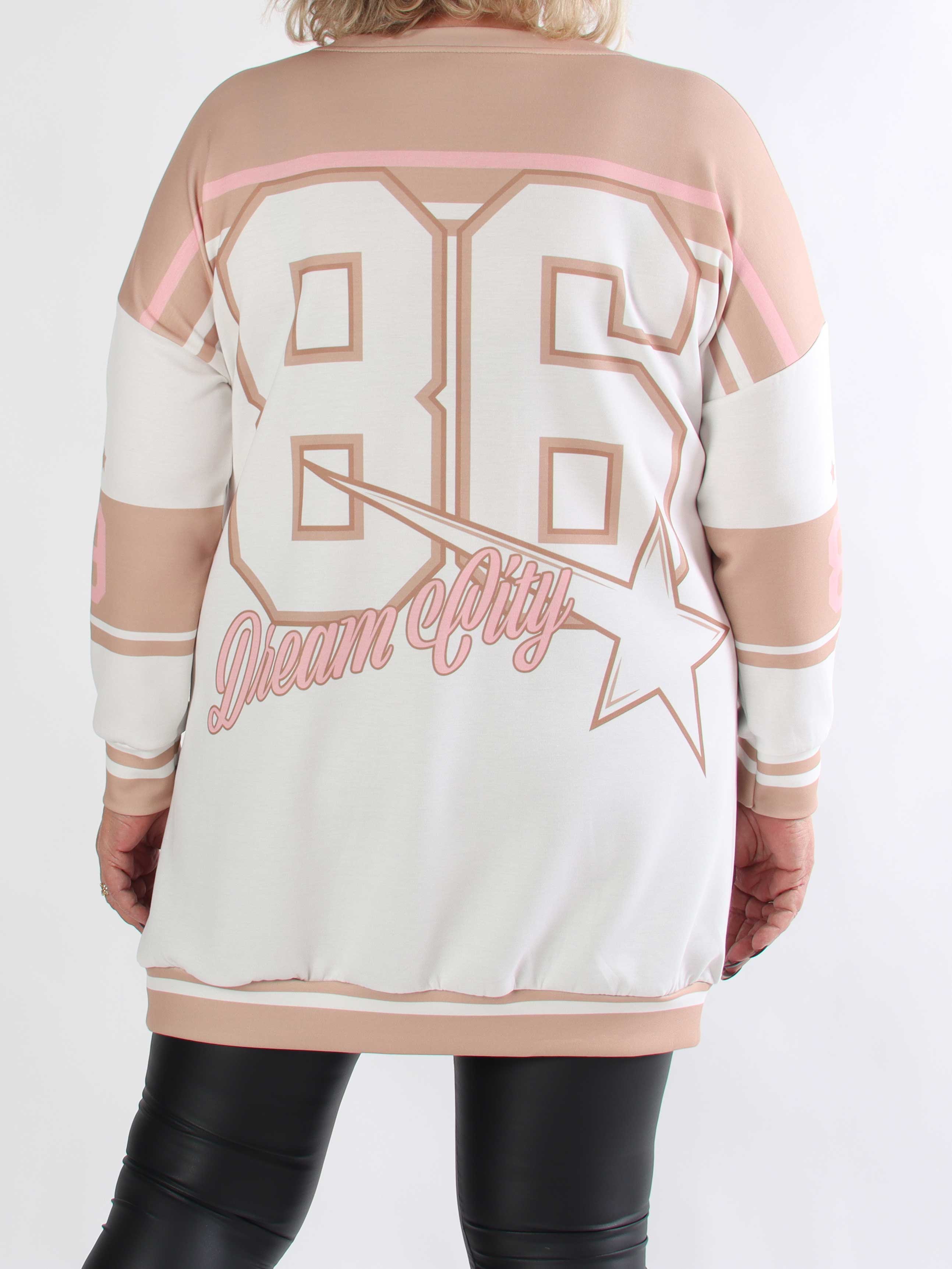 Rosaria - Plus size joggingkjole med New York stående på brystet